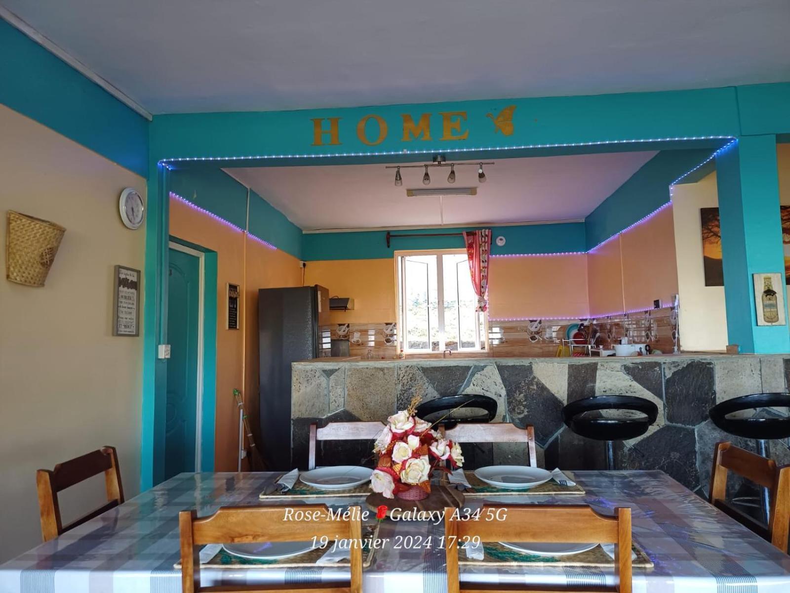 Chez Tonio Magic Ocean View Villa Port South East Екстериор снимка