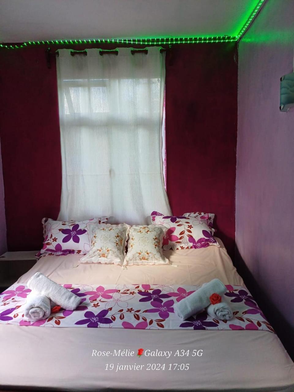 Chez Tonio Magic Ocean View Villa Port South East Екстериор снимка