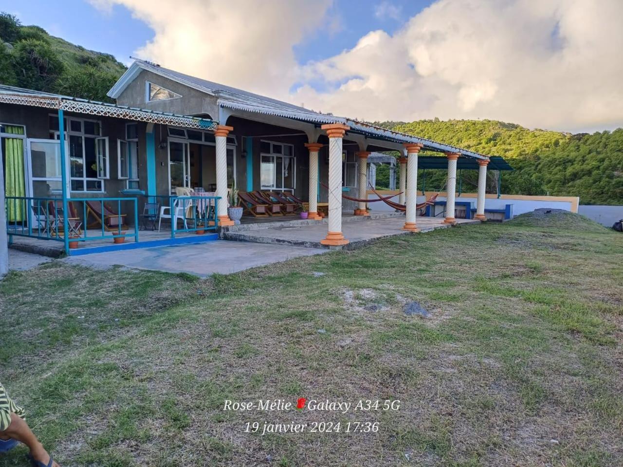 Chez Tonio Magic Ocean View Villa Port South East Екстериор снимка