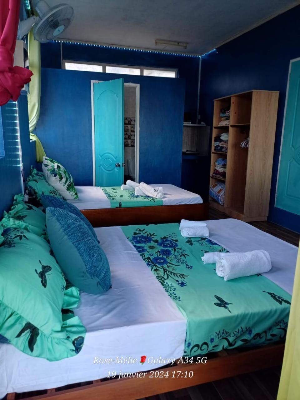 Chez Tonio Magic Ocean View Villa Port South East Екстериор снимка
