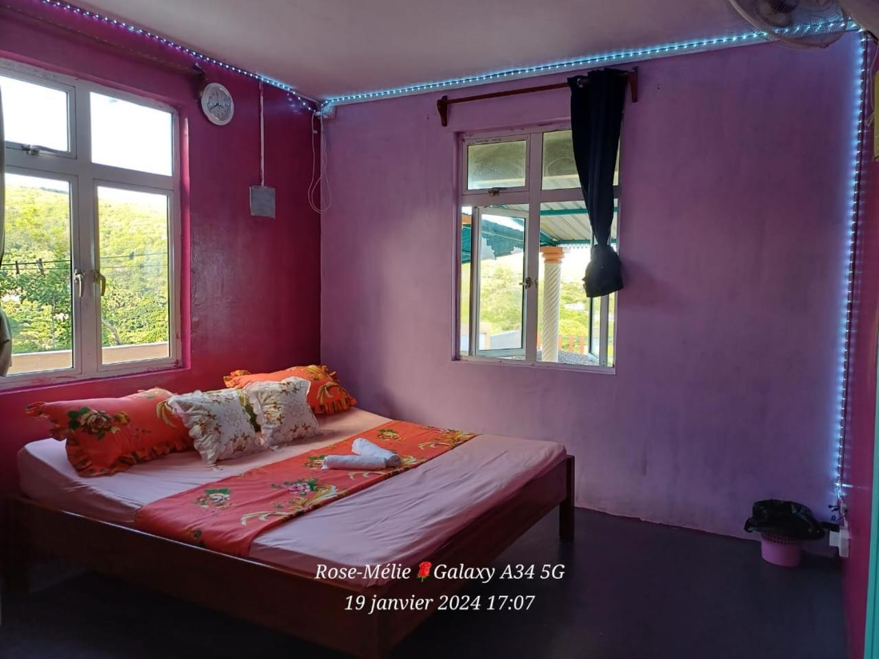 Chez Tonio Magic Ocean View Villa Port South East Екстериор снимка
