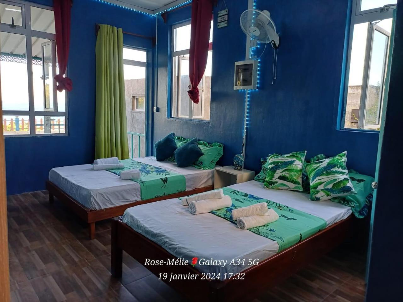 Chez Tonio Magic Ocean View Villa Port South East Екстериор снимка