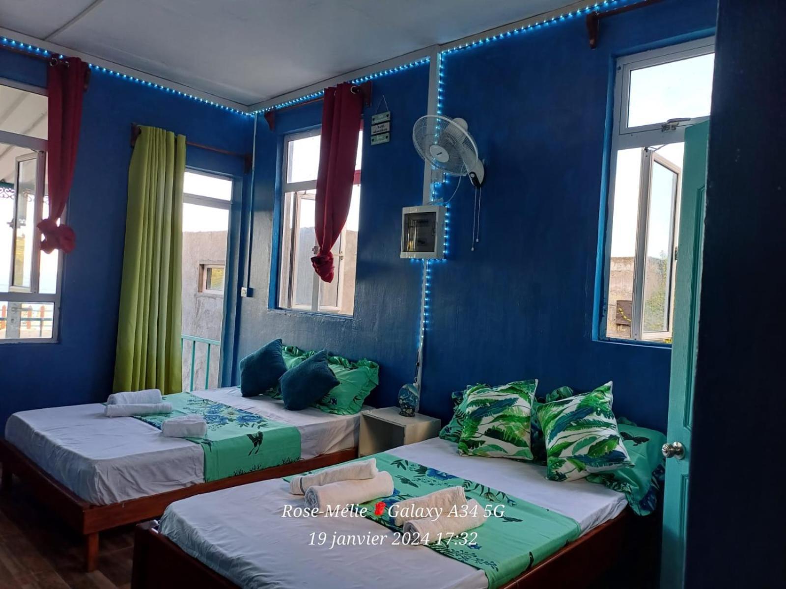 Chez Tonio Magic Ocean View Villa Port South East Екстериор снимка