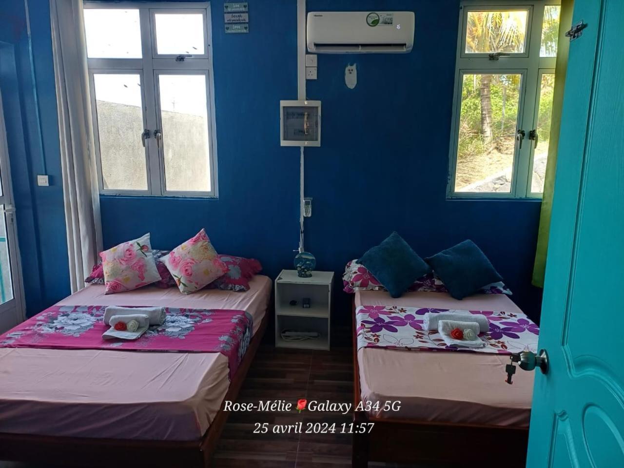 Chez Tonio Magic Ocean View Villa Port South East Екстериор снимка