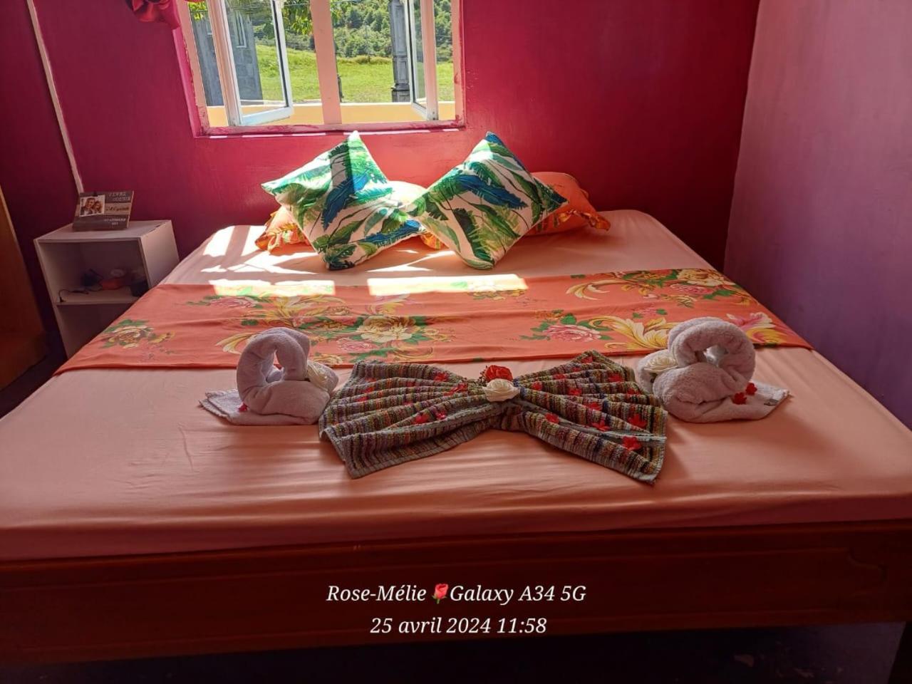 Chez Tonio Magic Ocean View Villa Port South East Екстериор снимка