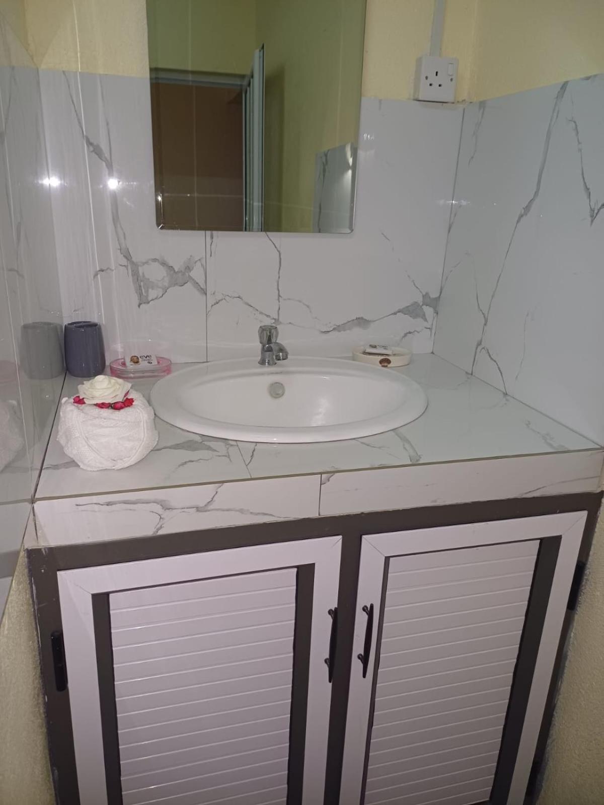 Chez Tonio Magic Ocean View Villa Port South East Екстериор снимка